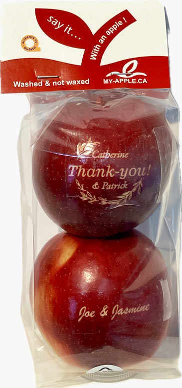 Offer a gift to your wedding guests: Sachet of 2 apples, one apple engraved with bride and groom's names and a message.